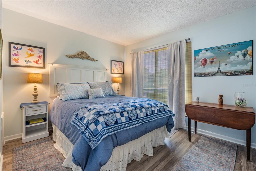 待售: $214,999 (2 贝兹, 2 浴室, 980 平方英尺)