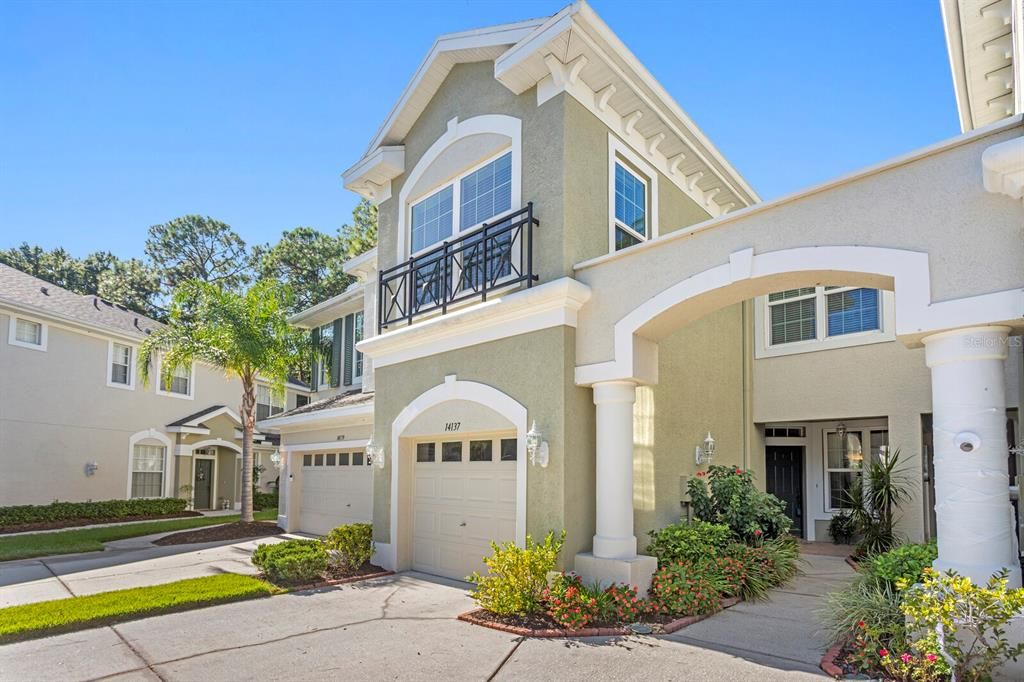 Под контрактом: $414,900 (3 спален, 2 ванн, 1912 Квадратных фут)