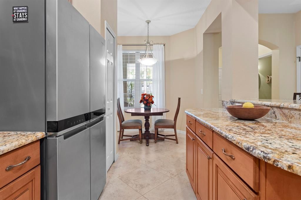 Под контрактом: $414,900 (3 спален, 2 ванн, 1912 Квадратных фут)