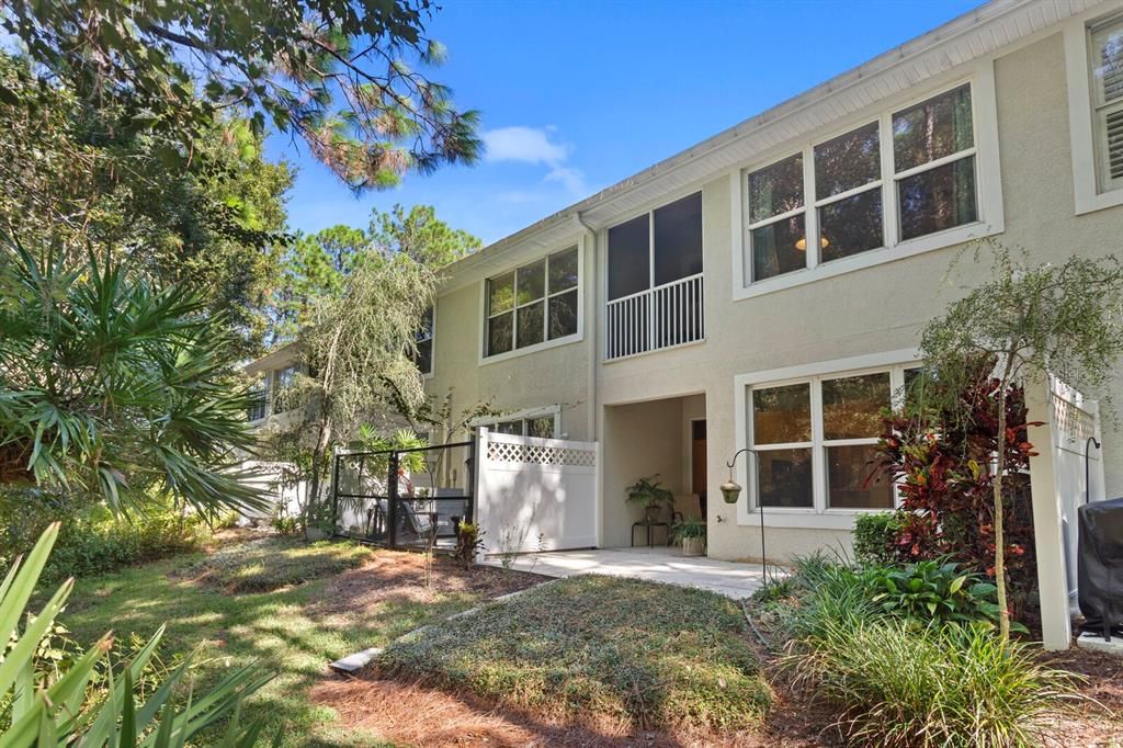 Под контрактом: $414,900 (3 спален, 2 ванн, 1912 Квадратных фут)