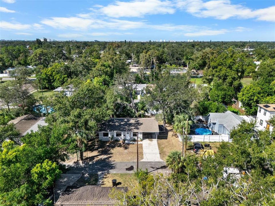 合同活跃: $249,900 (3 贝兹, 1 浴室, 1017 平方英尺)