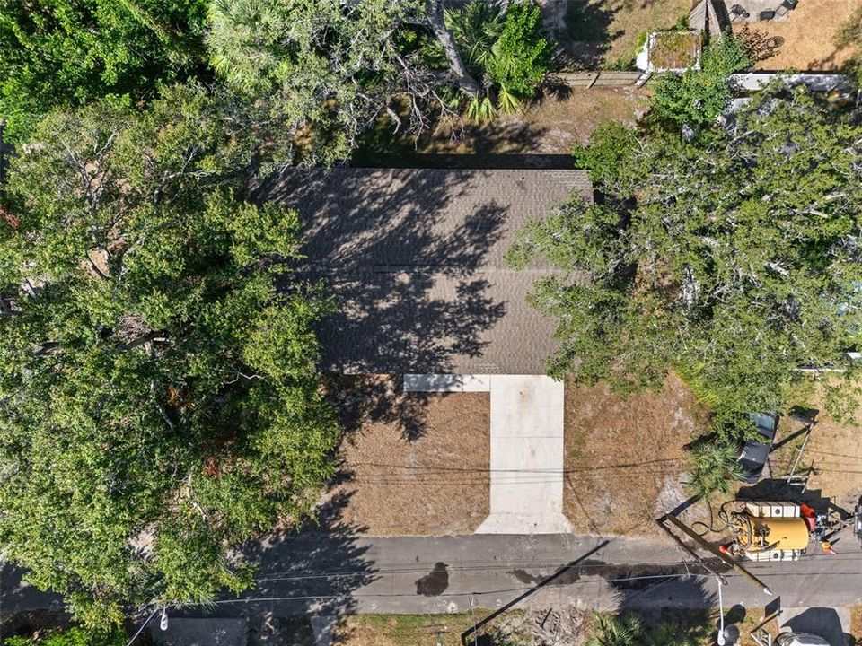 合同活跃: $249,900 (3 贝兹, 1 浴室, 1017 平方英尺)