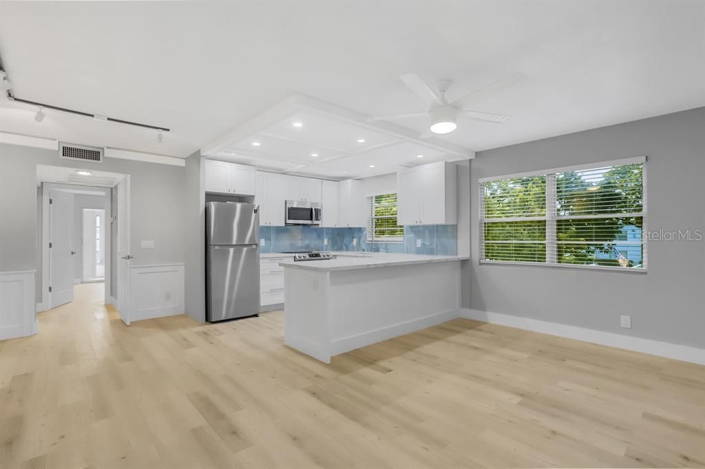 待售: $70,000 (1 贝兹, 1 浴室, 708 平方英尺)