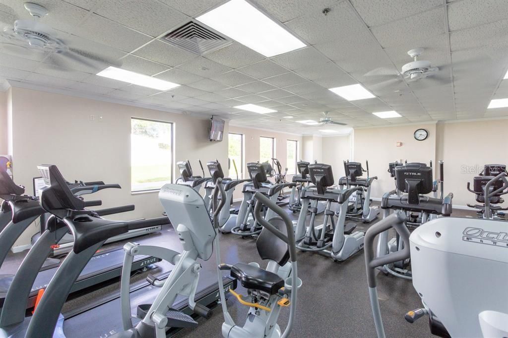 待售: $70,000 (1 贝兹, 1 浴室, 708 平方英尺)