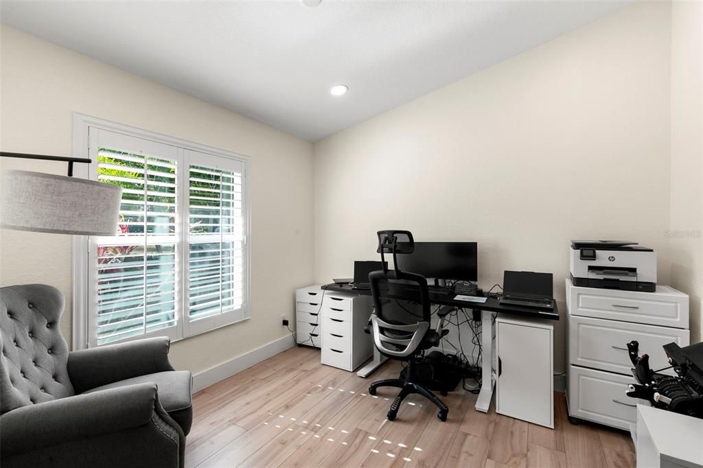 For Sale: $950,000 (3 beds, 2 baths, 1905 Square Feet)