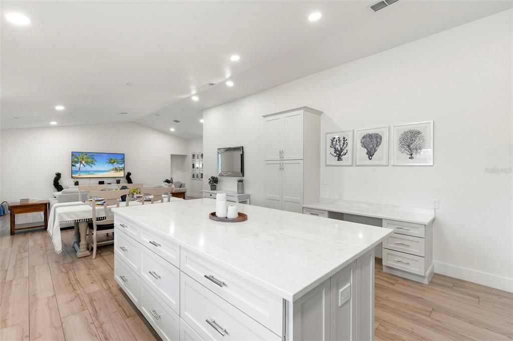 For Sale: $950,000 (3 beds, 2 baths, 1905 Square Feet)