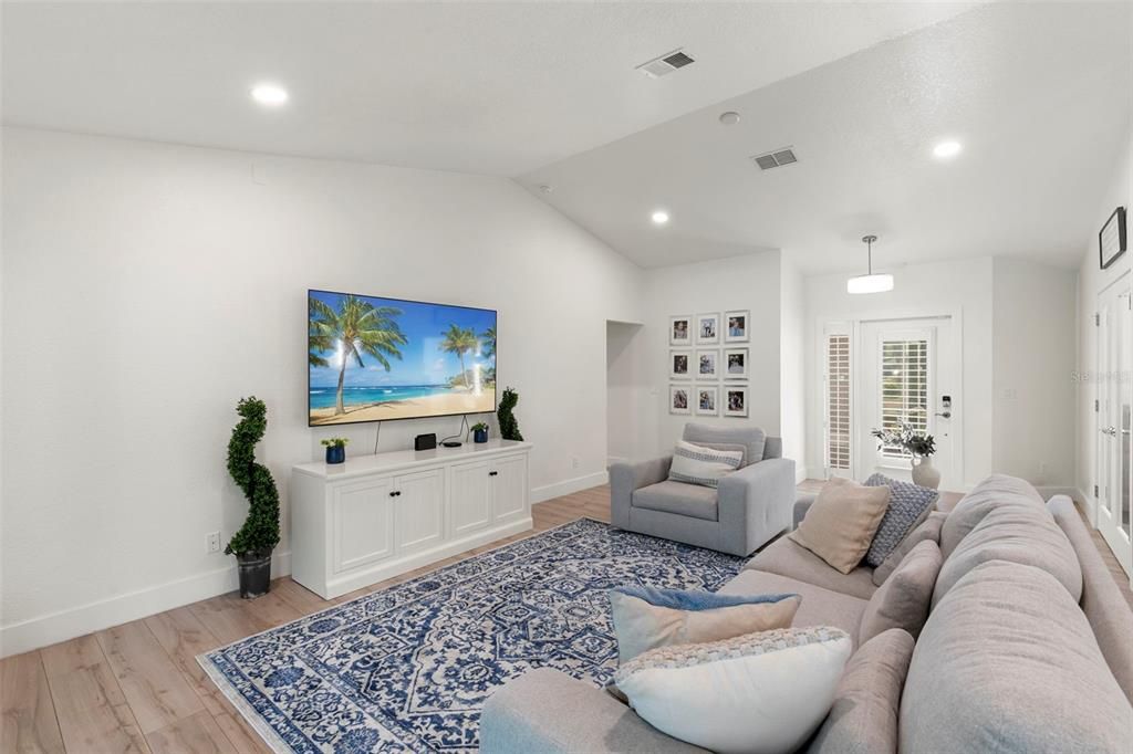 For Sale: $950,000 (3 beds, 2 baths, 1905 Square Feet)