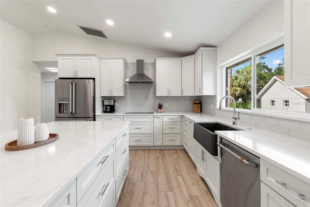 For Sale: $950,000 (3 beds, 2 baths, 1905 Square Feet)