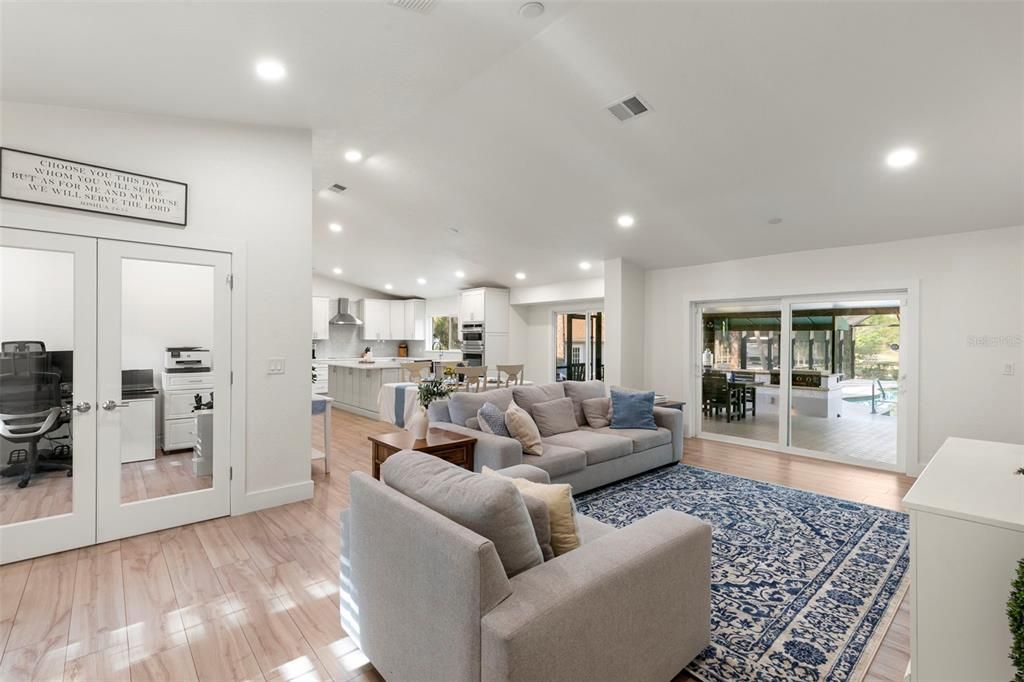 For Sale: $950,000 (3 beds, 2 baths, 1905 Square Feet)