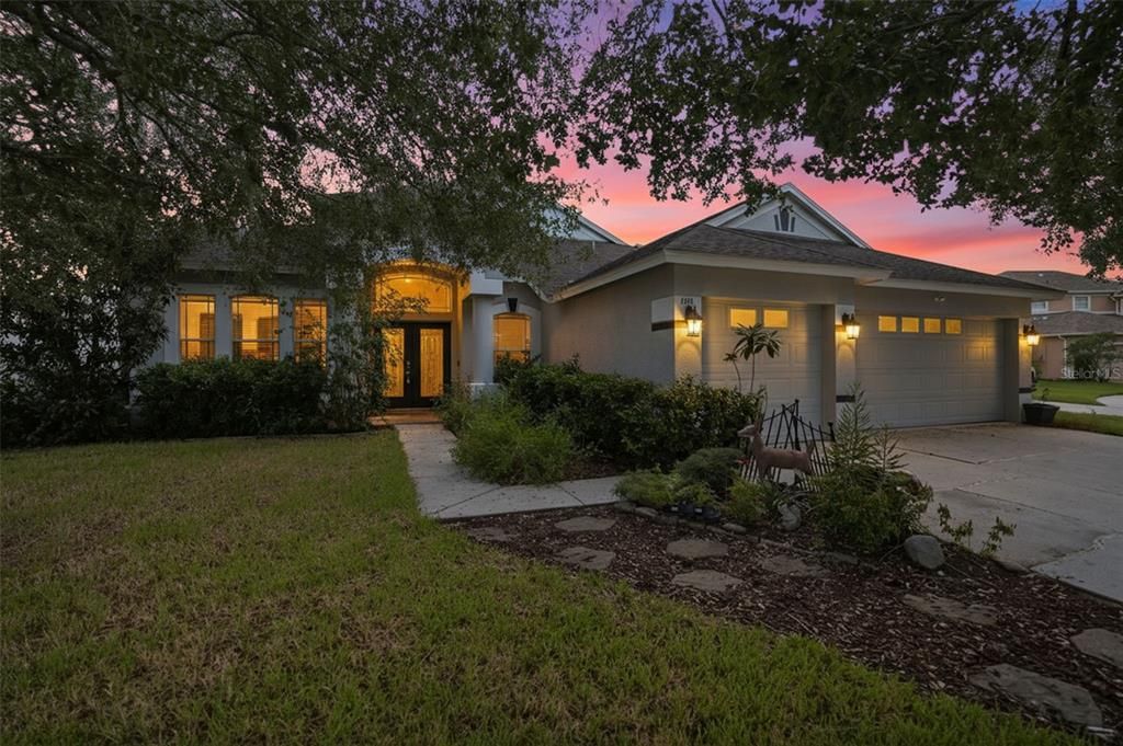 For Sale: $409,900 (4 beds, 3 baths, 2807 Square Feet)