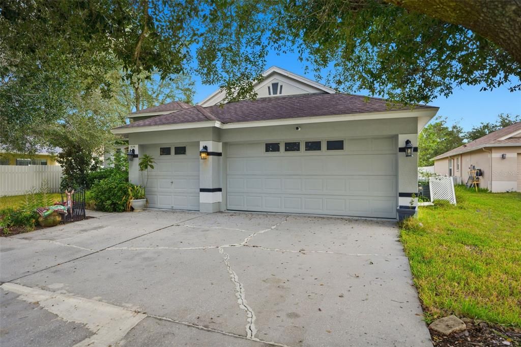 For Sale: $409,900 (4 beds, 3 baths, 2807 Square Feet)