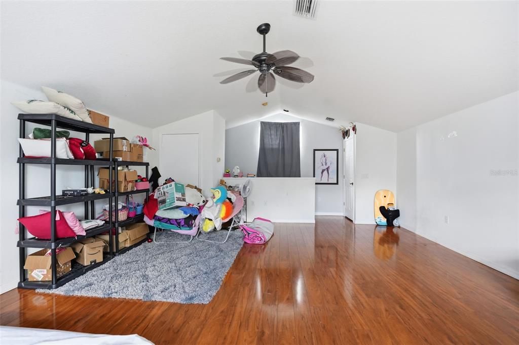 For Sale: $409,900 (4 beds, 3 baths, 2807 Square Feet)