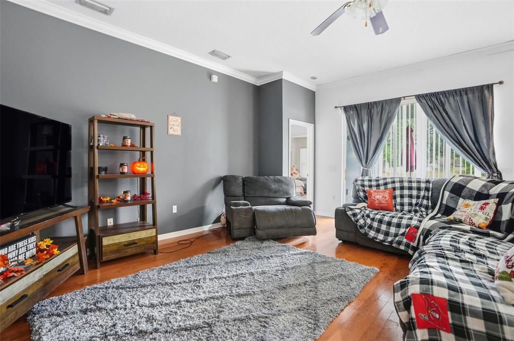 For Sale: $409,900 (4 beds, 3 baths, 2807 Square Feet)