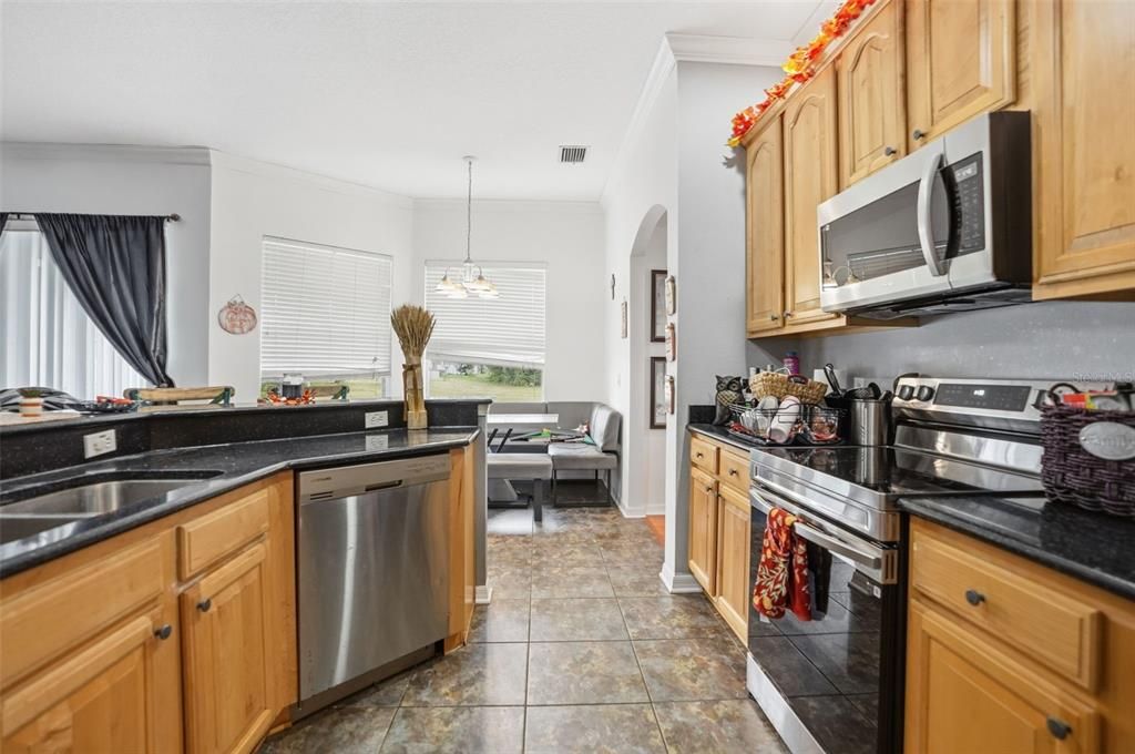 For Sale: $409,900 (4 beds, 3 baths, 2807 Square Feet)