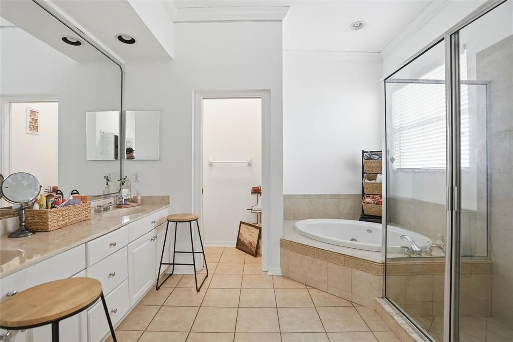 For Sale: $409,900 (4 beds, 3 baths, 2807 Square Feet)