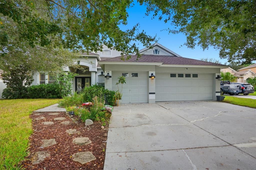 For Sale: $409,900 (4 beds, 3 baths, 2807 Square Feet)