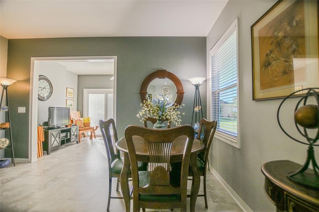 For Sale: $289,000 (2 beds, 2 baths, 1237 Square Feet)