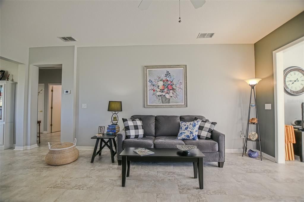 For Sale: $289,000 (2 beds, 2 baths, 1237 Square Feet)