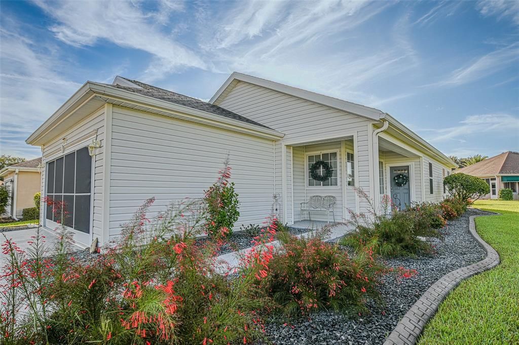 For Sale: $289,000 (2 beds, 2 baths, 1237 Square Feet)