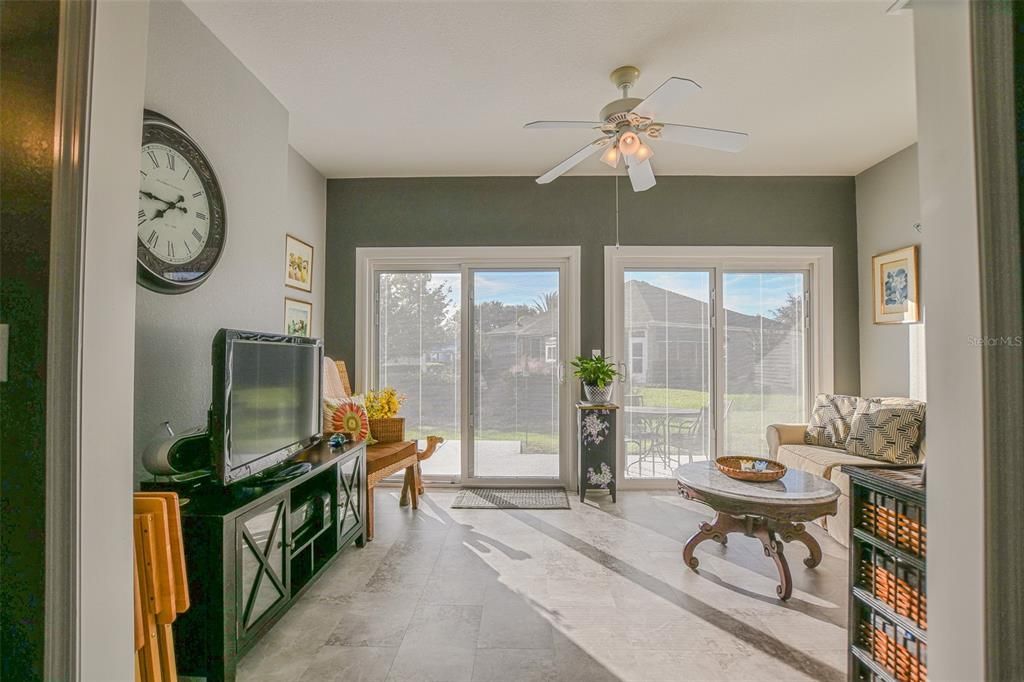 For Sale: $289,000 (2 beds, 2 baths, 1237 Square Feet)