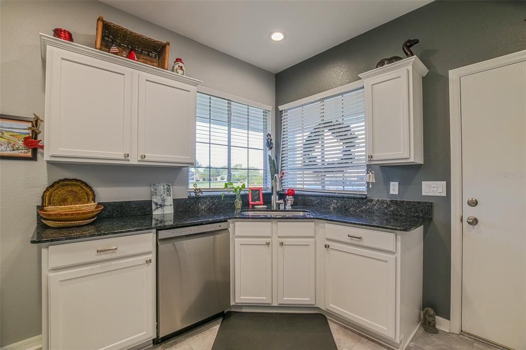For Sale: $289,000 (2 beds, 2 baths, 1237 Square Feet)