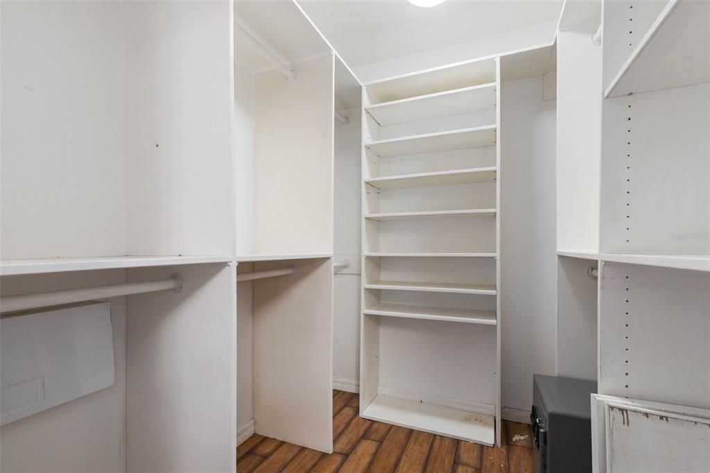 Active With Contract: $349,000 (4 beds, 2 baths, 2247 Square Feet)