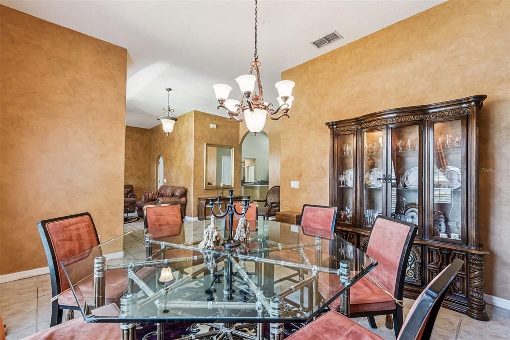 Под контрактом: $539,000 (4 спален, 4 ванн, 2462 Квадратных фут)