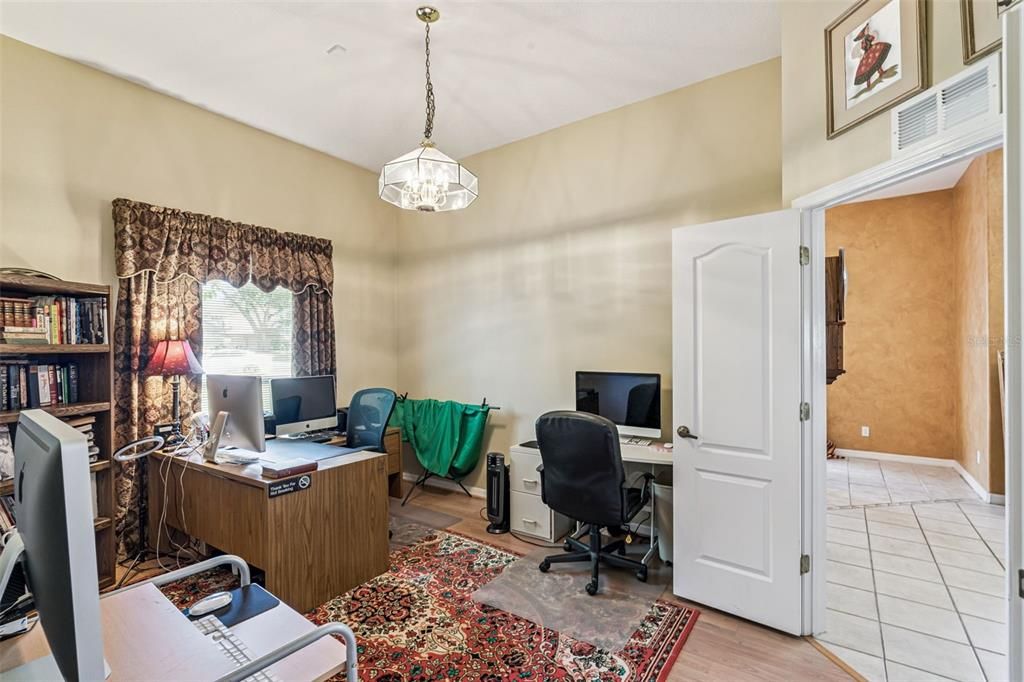 Под контрактом: $539,000 (4 спален, 4 ванн, 2462 Квадратных фут)