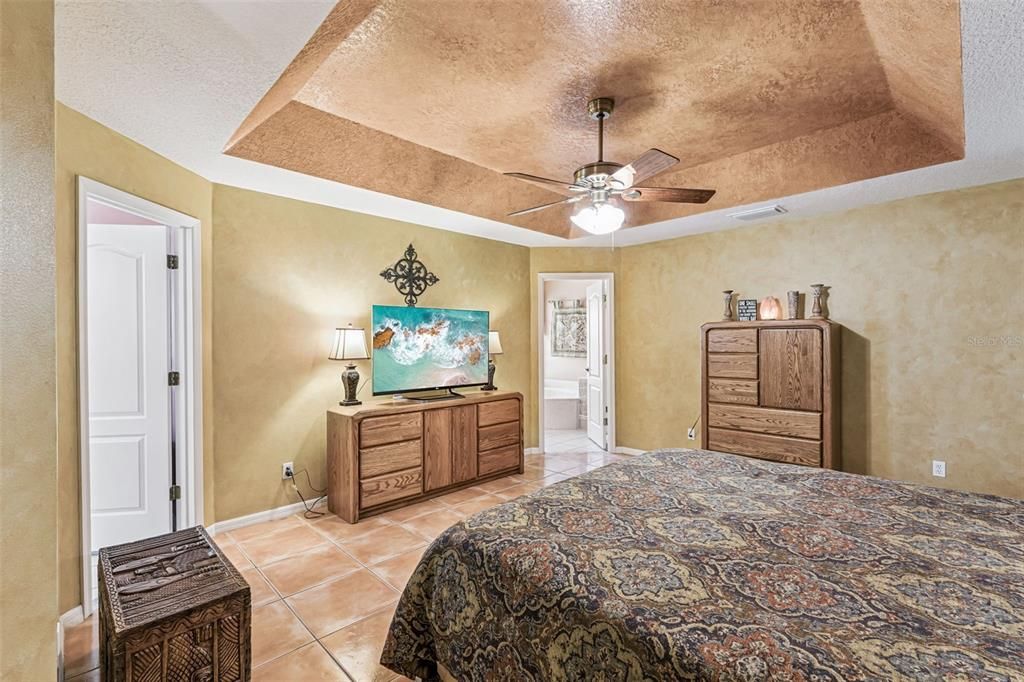 Под контрактом: $539,000 (4 спален, 4 ванн, 2462 Квадратных фут)