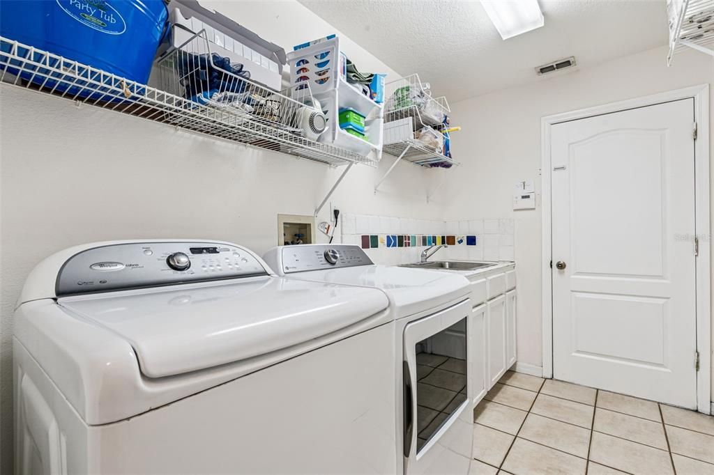 Под контрактом: $539,000 (4 спален, 4 ванн, 2462 Квадратных фут)