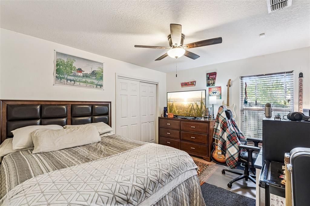 Под контрактом: $539,000 (4 спален, 4 ванн, 2462 Квадратных фут)