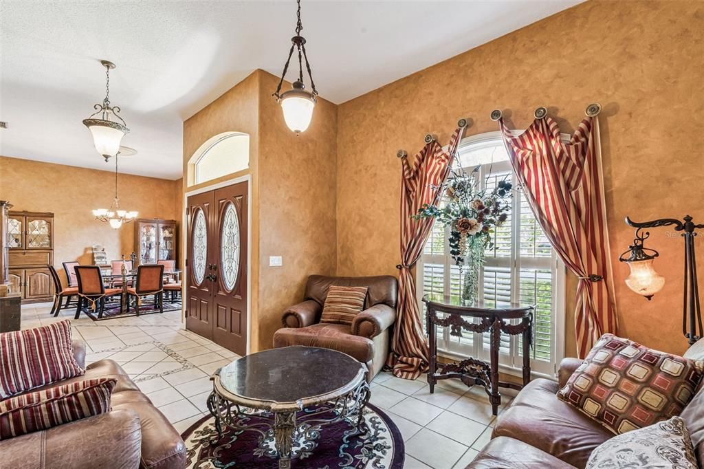 Под контрактом: $539,000 (4 спален, 4 ванн, 2462 Квадратных фут)