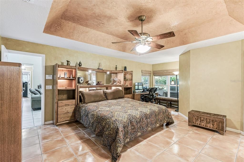 Под контрактом: $539,000 (4 спален, 4 ванн, 2462 Квадратных фут)