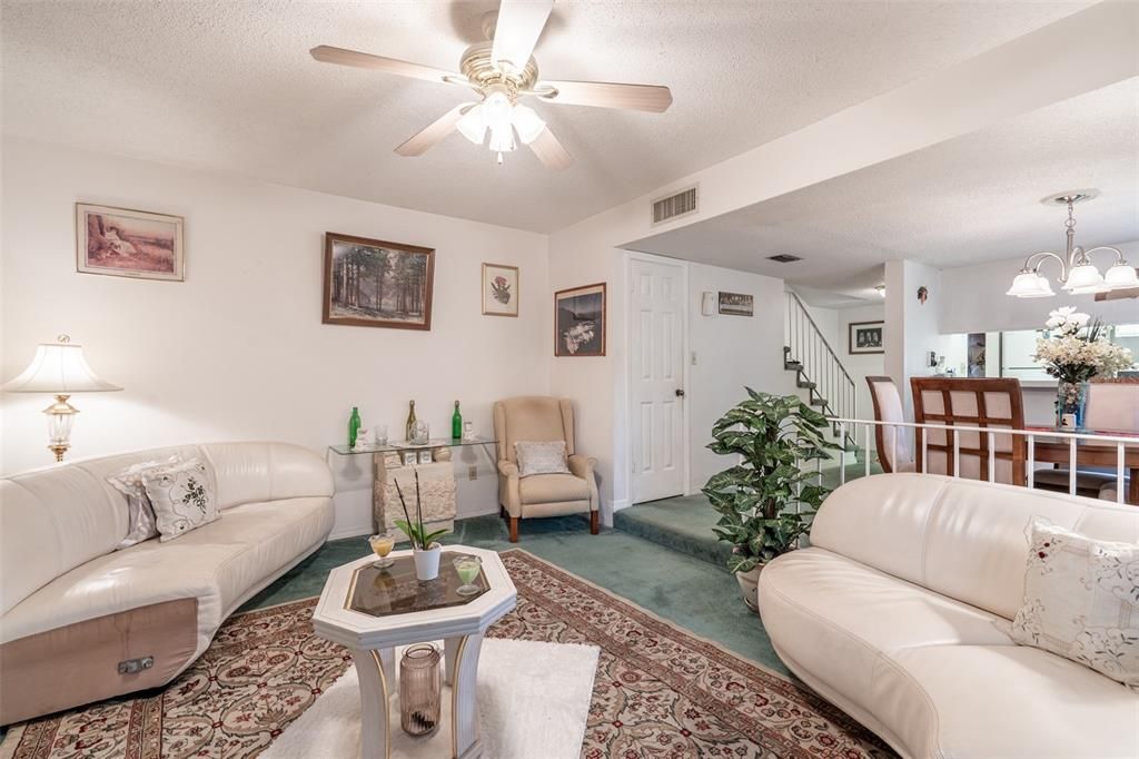 待售: $176,000 (3 贝兹, 2 浴室, 1231 平方英尺)