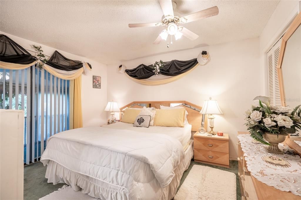 待售: $176,000 (3 贝兹, 2 浴室, 1231 平方英尺)