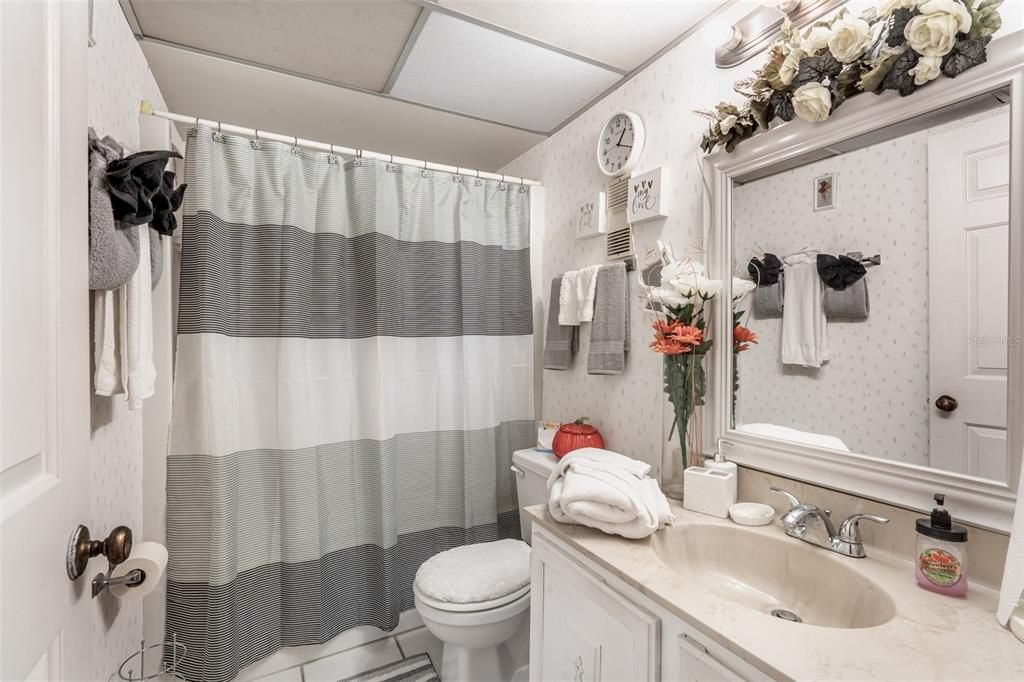 待售: $176,000 (3 贝兹, 2 浴室, 1231 平方英尺)