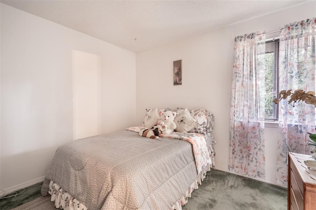 待售: $176,000 (3 贝兹, 2 浴室, 1231 平方英尺)