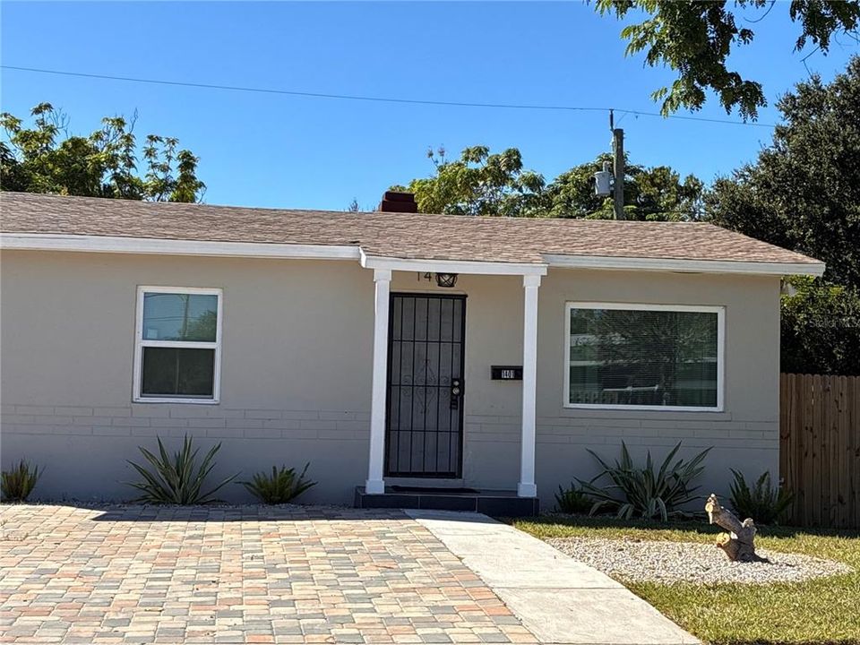 出租: $1,500 (2 贝兹, 1 浴室, 750 平方英尺)