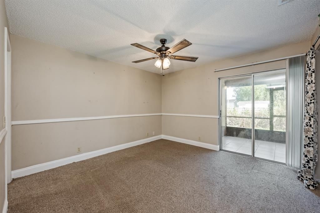 На продажу: $350,000 (4 спален, 0 ванн, 2350 Квадратных фут)