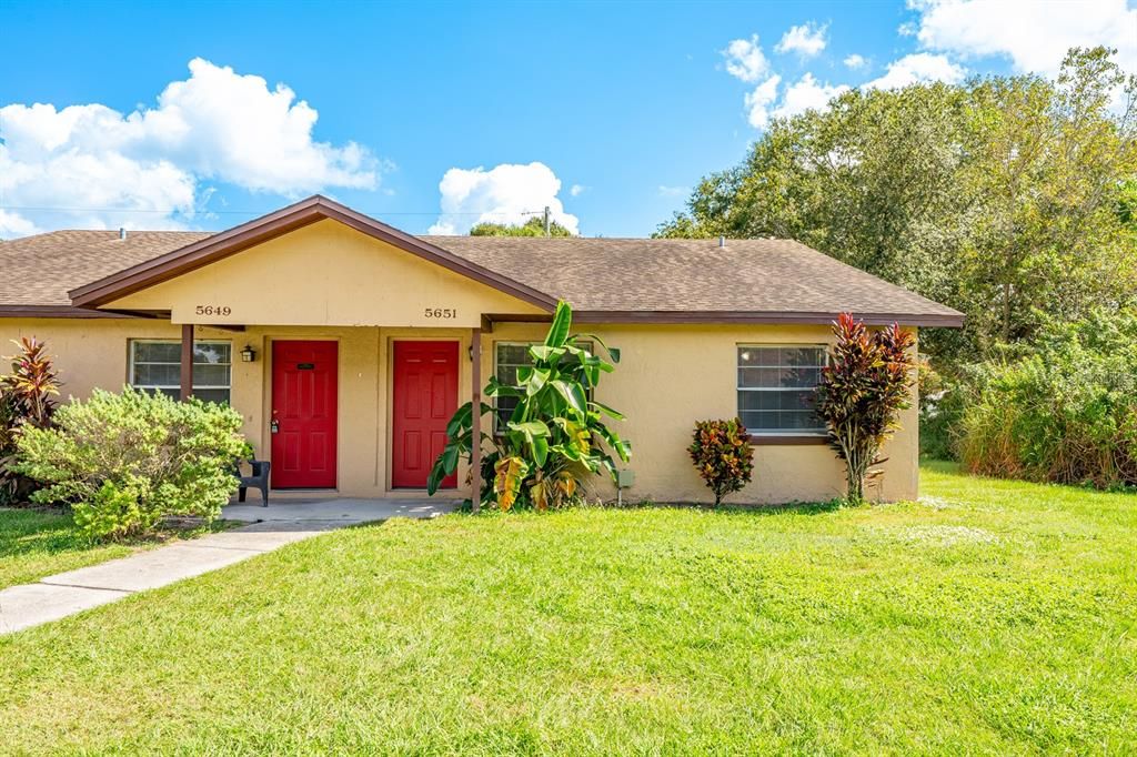 На продажу: $350,000 (4 спален, 0 ванн, 2350 Квадратных фут)