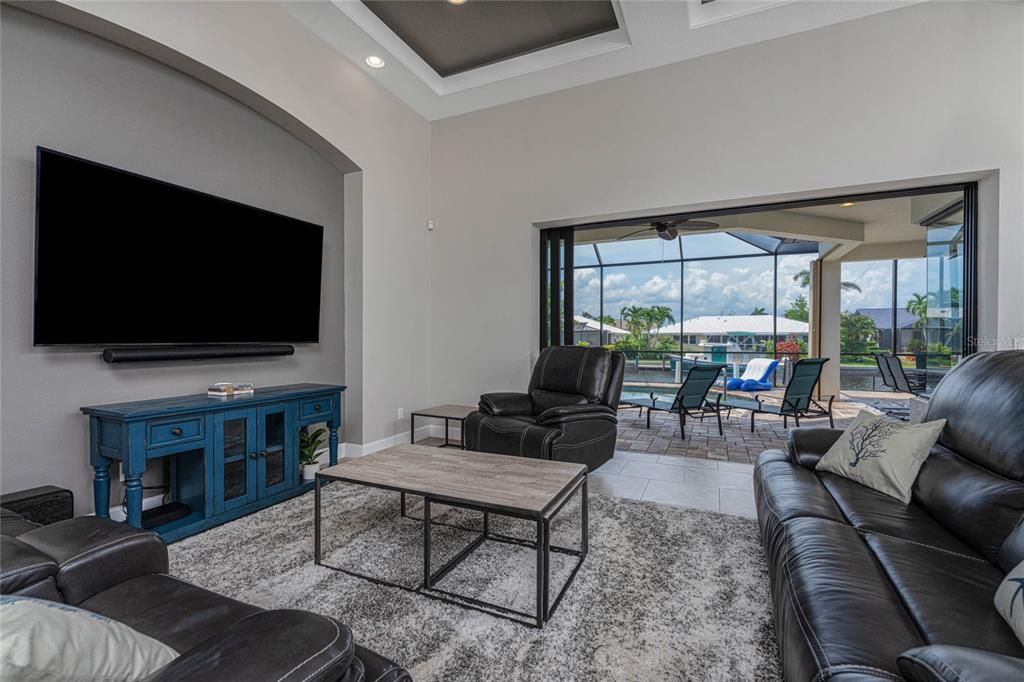 For Sale: $1,399,000 (4 beds, 2 baths, 2567 Square Feet)