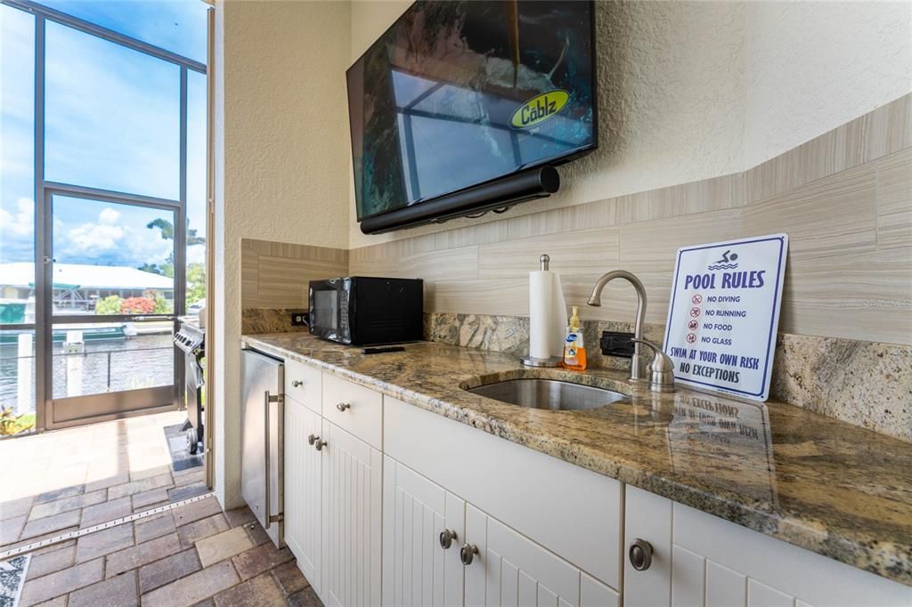 For Sale: $1,399,000 (4 beds, 2 baths, 2567 Square Feet)