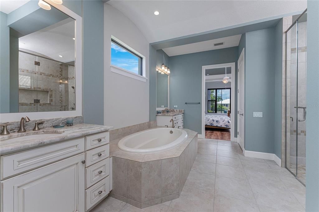 For Sale: $1,399,000 (4 beds, 2 baths, 2567 Square Feet)