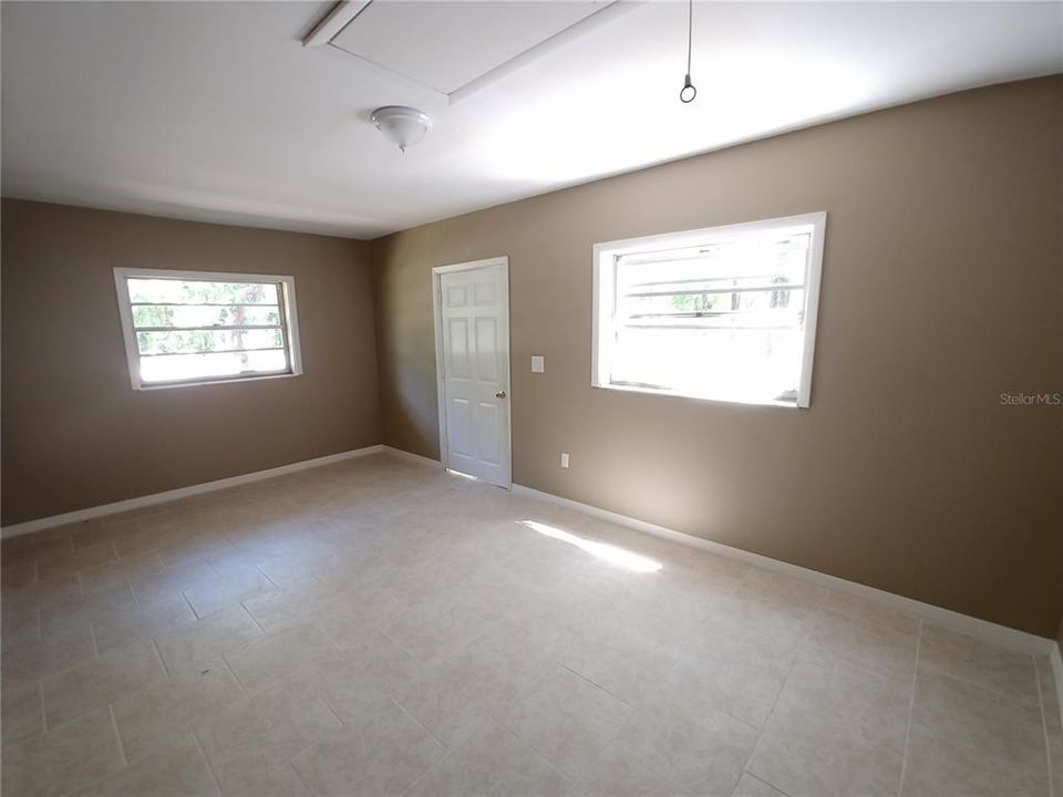 出租: $1,800 (4 贝兹, 2 浴室, 2113 平方英尺)