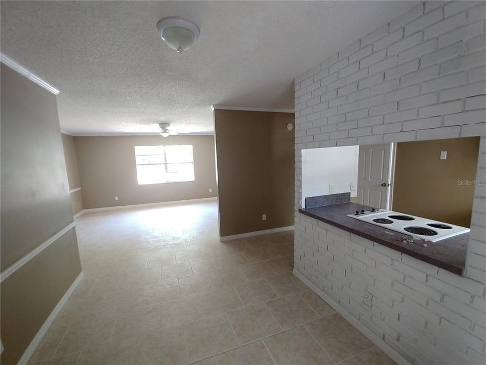 出租: $1,800 (4 贝兹, 2 浴室, 2113 平方英尺)