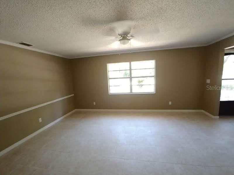 出租: $1,800 (4 贝兹, 2 浴室, 2113 平方英尺)