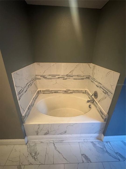 For Sale: $360,000 (4 beds, 3 baths, 3044 Square Feet)