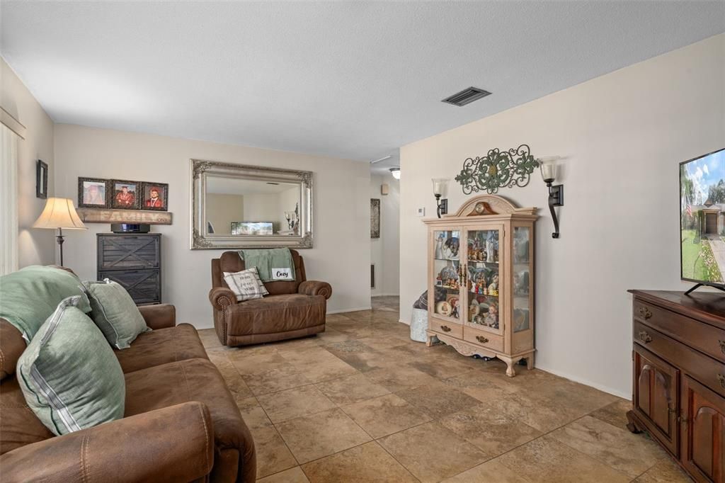 For Sale: $474,900 (3 beds, 2 baths, 1915 Square Feet)