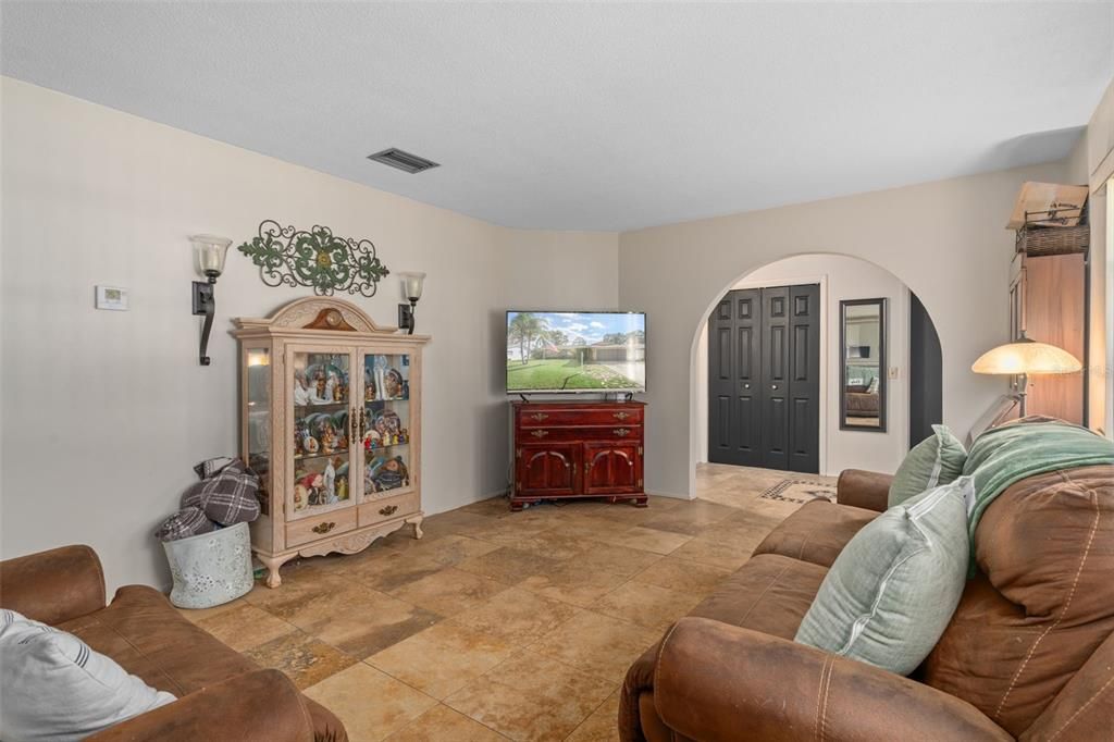 For Sale: $474,900 (3 beds, 2 baths, 1915 Square Feet)