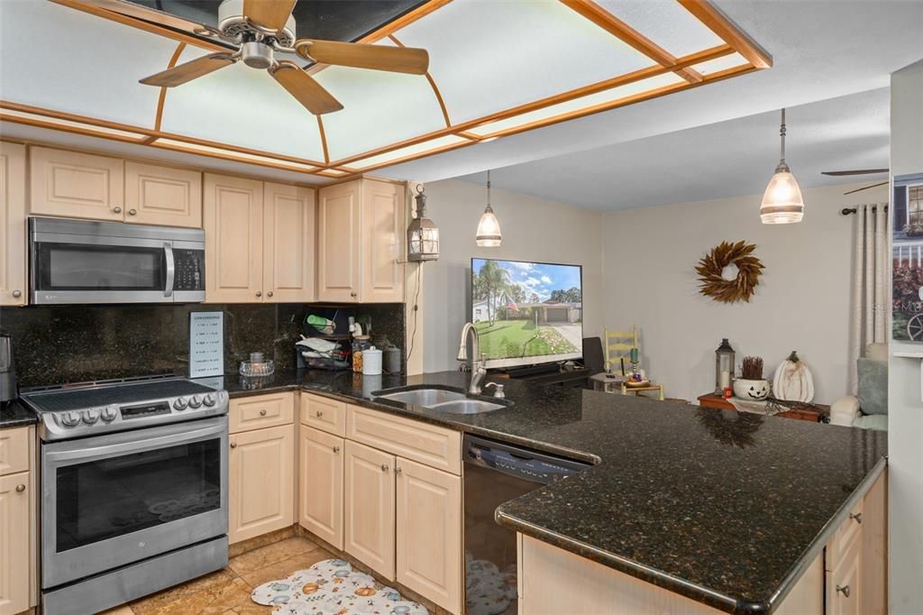 For Sale: $474,900 (3 beds, 2 baths, 1915 Square Feet)